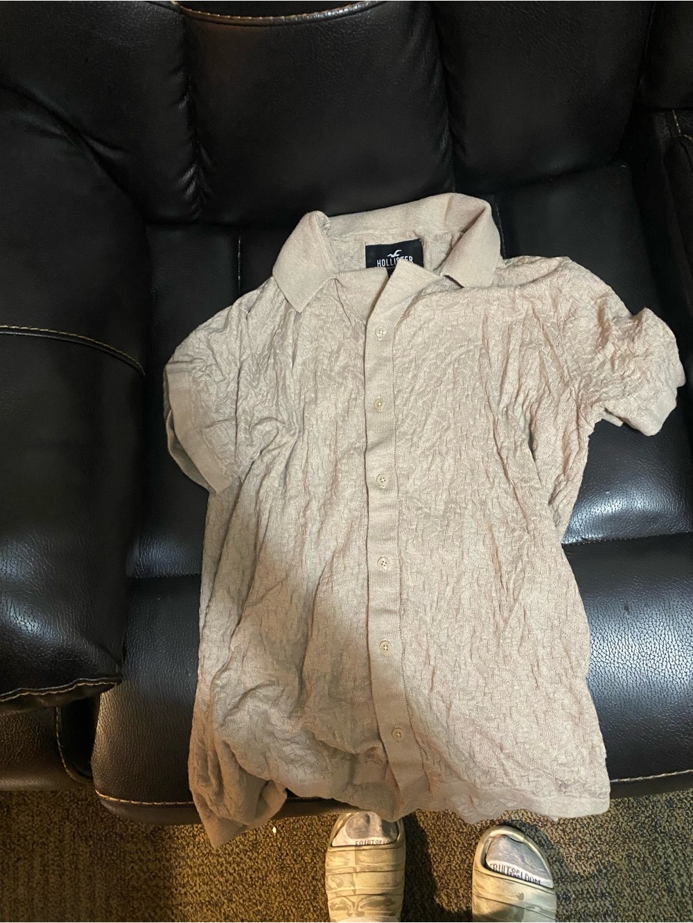 Hollister Men's Short-Sleeve Button-Down Shirt in Light Taupe